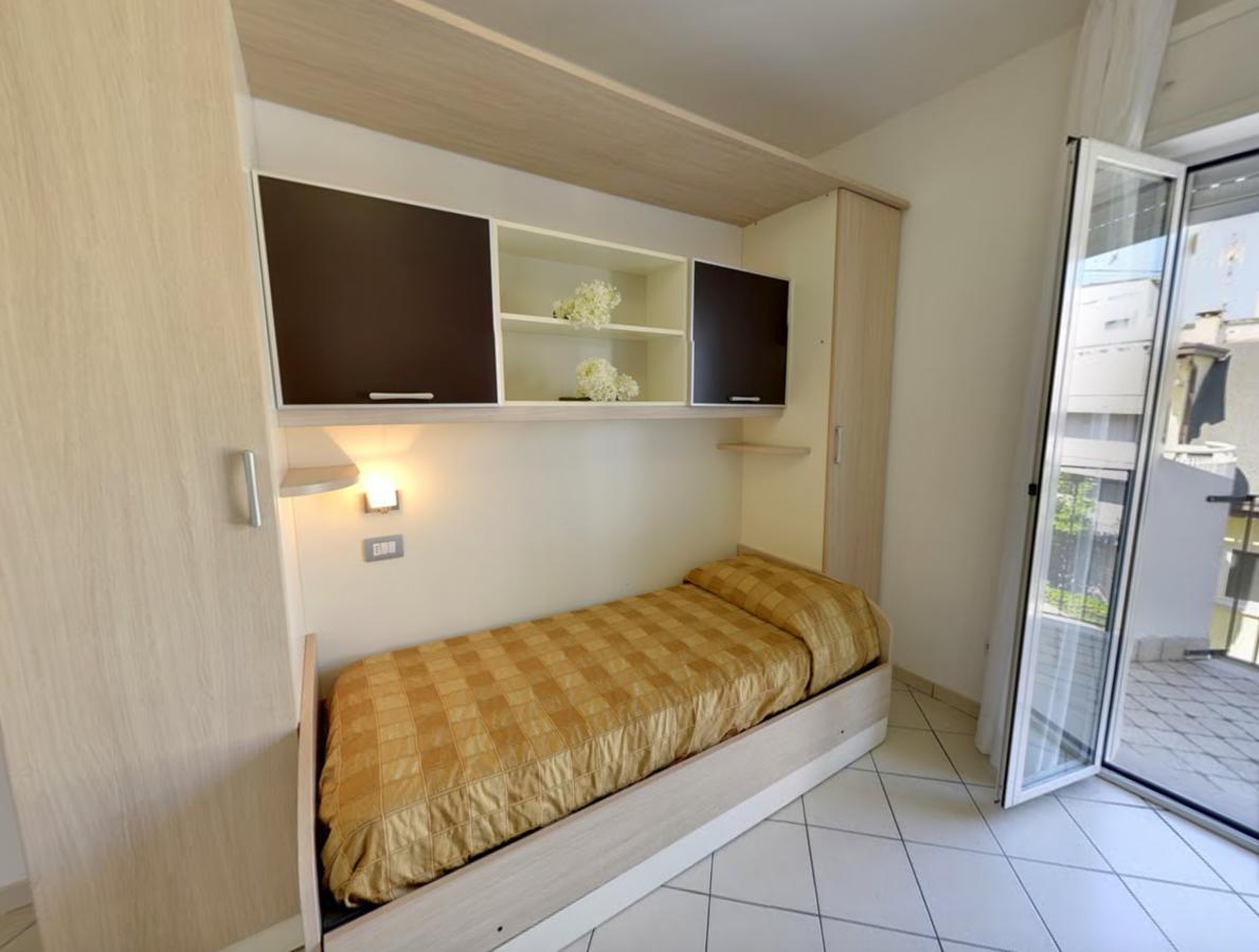 Residence Mareo Riccione Eksteriør bilde